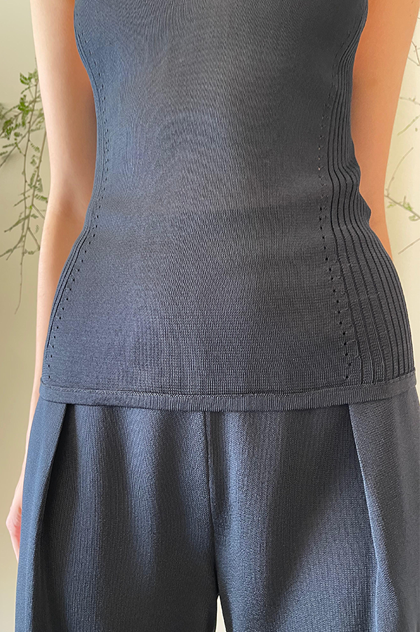 Slinky Tyler Cami in Navy – Des Kohan