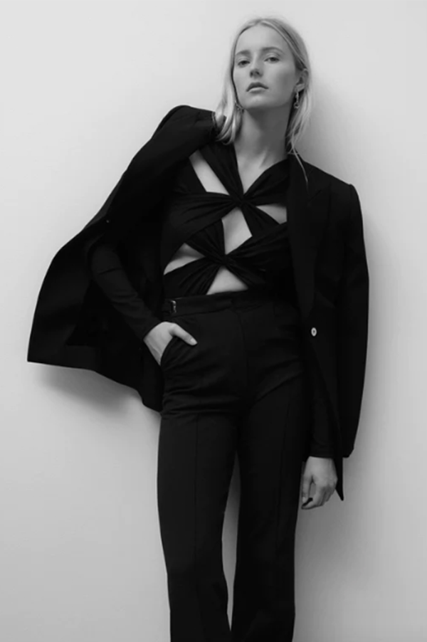 XX Top in Black – Des Kohan
