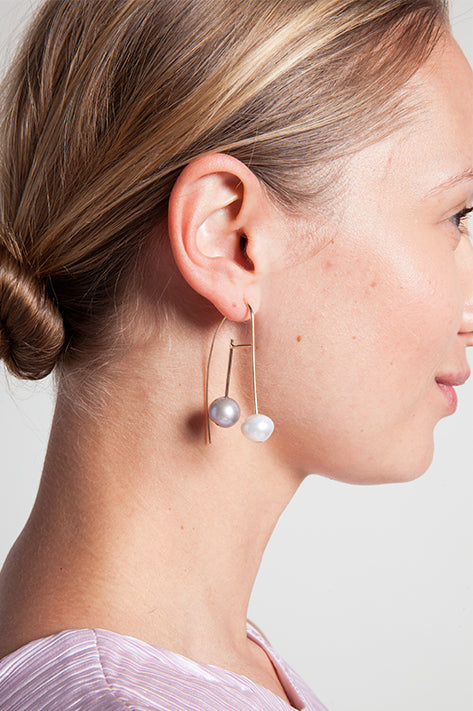 Allium Frost 14K Freshwater Grey Pearl Earrings