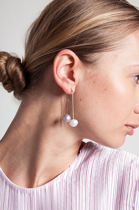 Grey shop pearl earrings