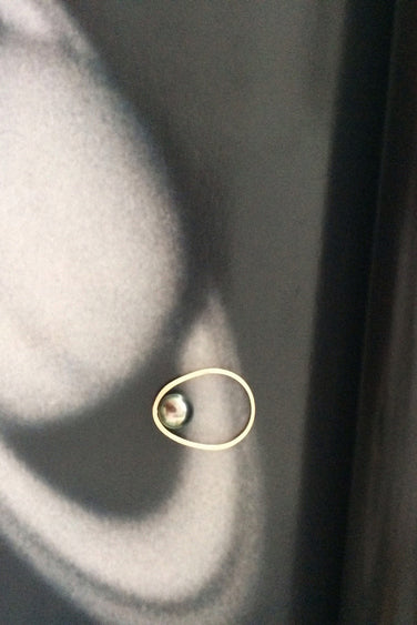 Nataf Joaillerie 14 k Black Pearl Orbit Ring