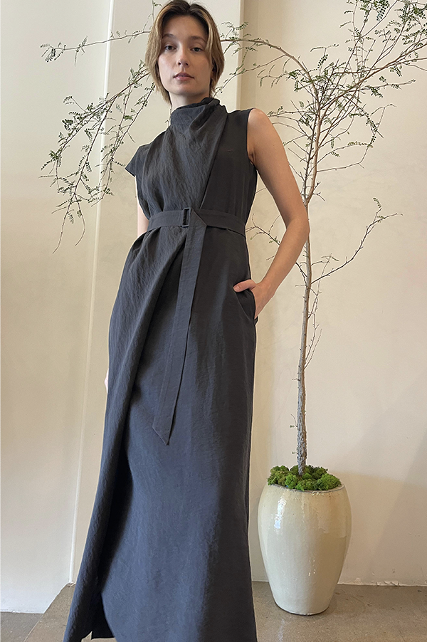 Daju Sleeveless Dress in Anthracite