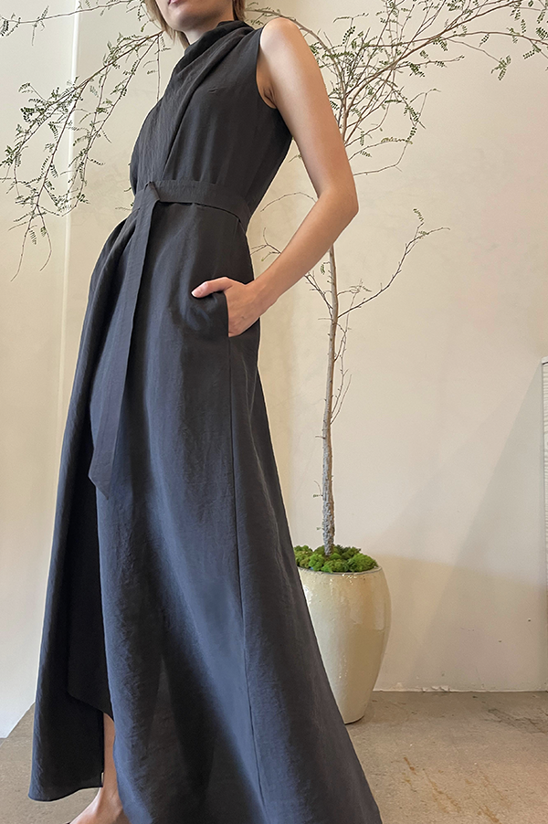 Daju Sleeveless Dress in Anthracite