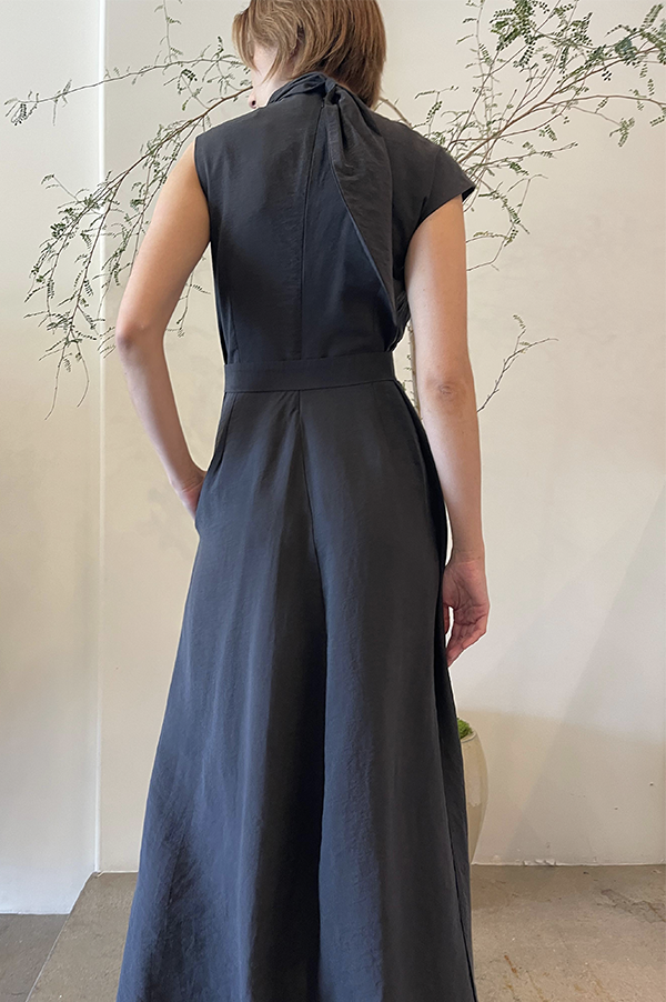 Daju Sleeveless Dress in Anthracite