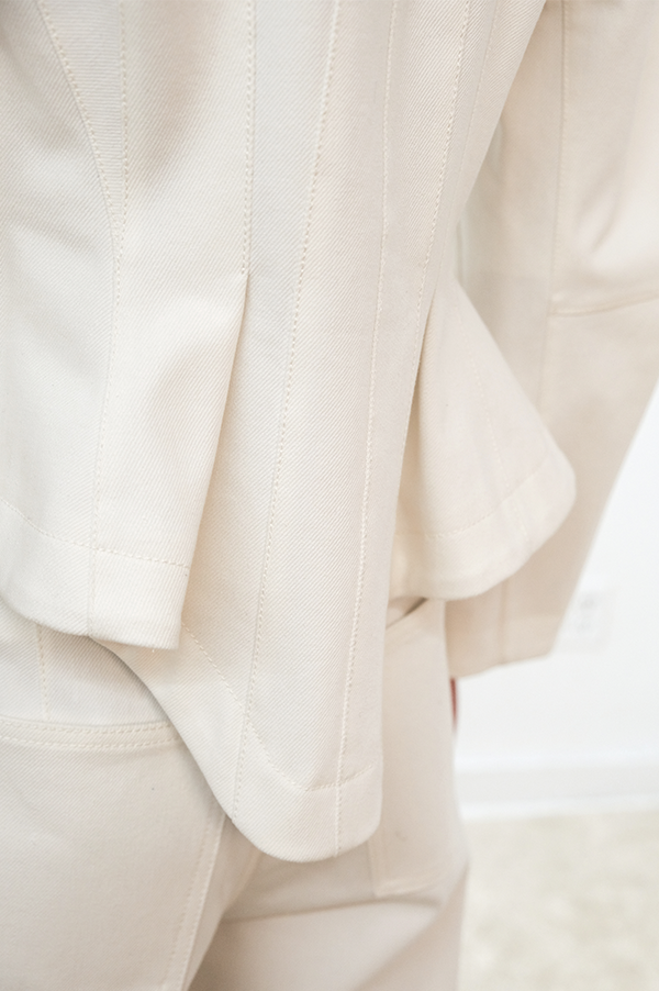 Cotton linen denim jacket Ashlyn. Ashlyn denim jacket. Ashlyn Denim Jacket white. Ashlyn Everett Jacket. Ashlyn Everett Jacket white. Ashlyn Everett jacket ecru. Ashlyn full sleeve jacket white. Ashlyn denim white. Des Kohan Ashlyn. Ashlyn West Hollywood. Ashlyn Los Angeles. Ashlyn Des Kohan Los Angeles. 