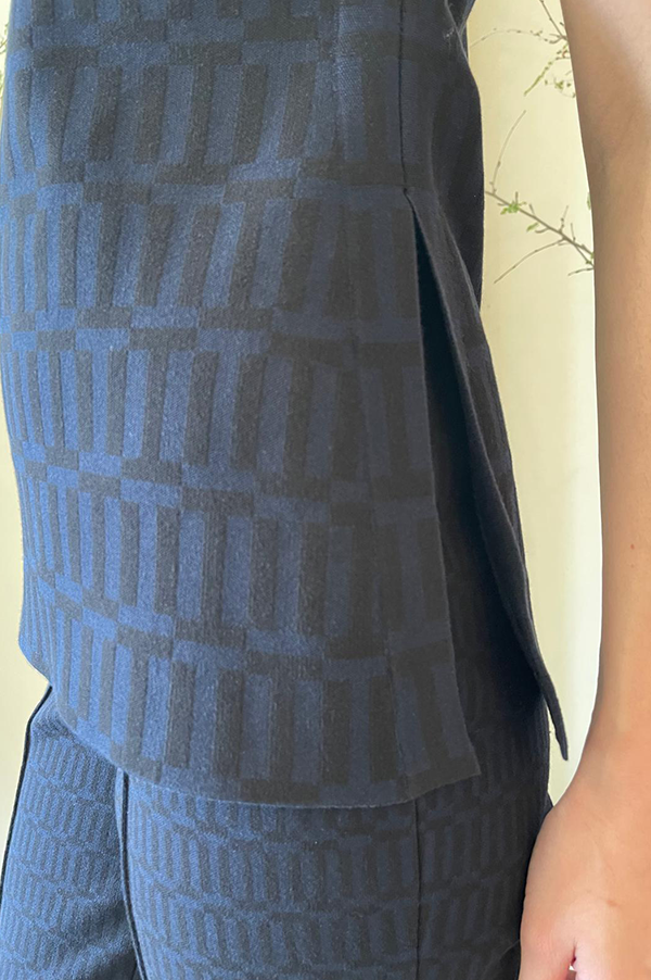 Geo Jacquard Asher Apron Top In Navy Combo