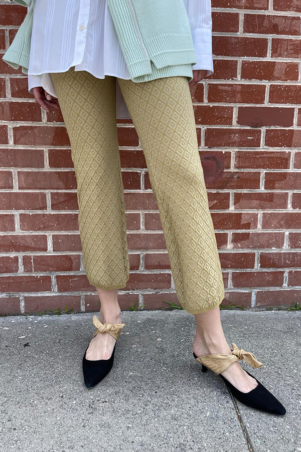 High Sport kick it pants dark Khaki. High Sport Classic Kick Pant. High Sport Dark Khaki. High Sport Pant. High Sport Jacquard Print. High Sport Kick Pant in R High Sport pant. High Sport Pull-on pant. High Sport Slender fit. High Sport Jacquard Print Yellow. High Sport Jacquard Print Dark Khaki. High Sport Kick Pants Des Kohan. High Sport Made in Italy. High Sport Des Kohan Los Angeles. High Sport Los Angeles. Des Kohan Boutique. High Sport Des Kohan West Hollywood. 