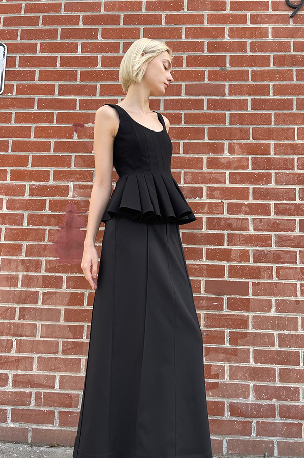 Ashlyn Leon Top. Ashlyn Leon Blouse Black.  Ashlyn Sleeveless Top Noir. Ashlyn sleeveless Blouse black. Ashlyn panels blouse Black. Ashlyn Crewneck blouse Black. Ashlyn Zip Closure Blouse. Ashlyn Leon Peplum. Ashlyn Leon Peplum Black. Ashlyn Des Kohan. Ashlyn West Hollywood. Ashlyn Los Angeles. Des Kohan. Des Kohan Los Angeles. 