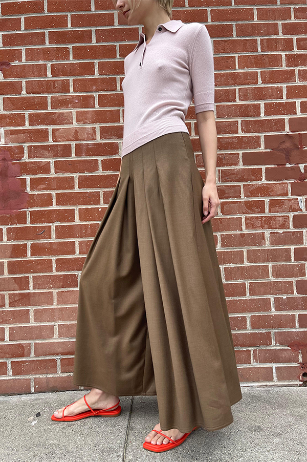 Pleated Wide Leg Pants in Khaki