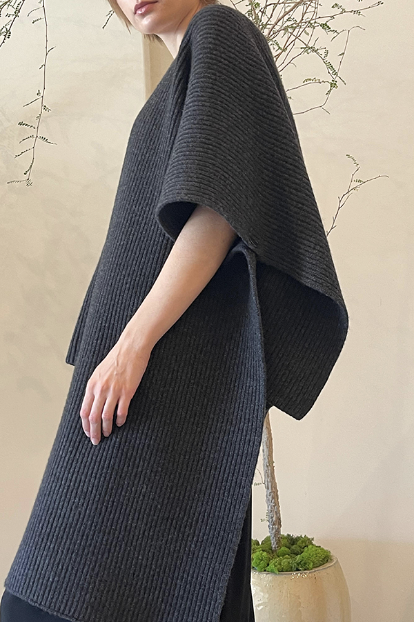 Kriella Poncho Scarf in Anthracite
