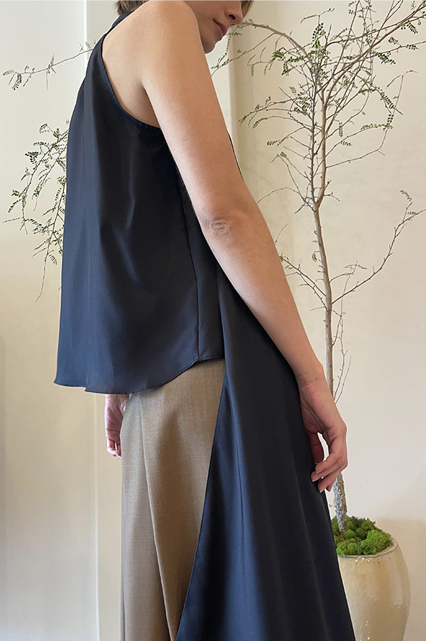 Trini Sleeveless Top in Navy