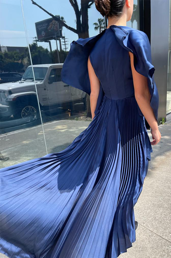 Elipse Pleated V-Neck Dress in Navy Des Kohan Elipse Pleated V-Neck Dress in Navy Des Kohan