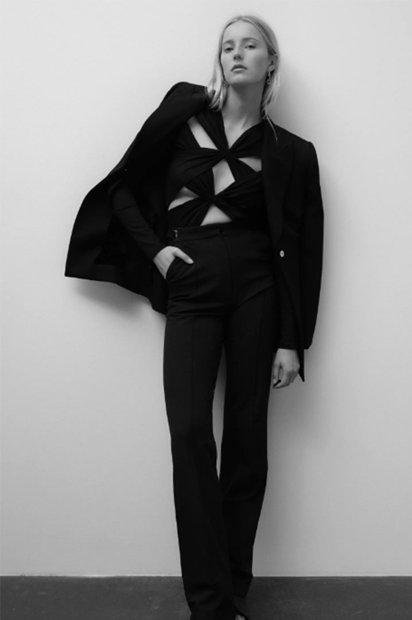 XX Top in Black – Des Kohan XX Top in Black – Des Kohan