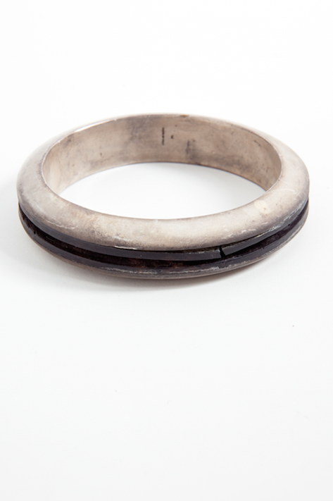 Portal Crevice Brass Bangle