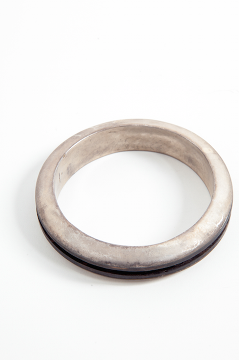 Portal Crevice Brass Bangle